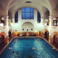 Maria Unsere Konzepterin Empfiehlt Mein Munchen Tipp Ist Das Muller Sche Volksbad Direkt An Der Isar In Haidhausen Hallenbader Munchen Tipps Finnische Sauna