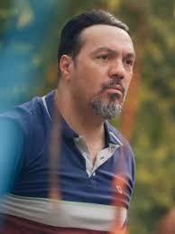 MISAEL 🆘 Ele soltou a língua pra cima dos Ferettes mas quem tava por perto  era o Bagdá 😱 #TrêsGraças #Novelas #TVGlobo