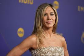 Jennifer Aniston, 'hypno-coach' Jim Curtis go Insta official - Los Angeles  Times