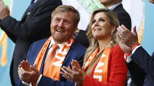 Hollanda'da 16 türk'e kraliyet nişanı verildi. Ubh2tu3qsdzbym