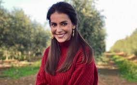 Catarina furtado partilhou uma fotografia nas redes sociais e perguntou aos seguidores se gostaram da mudança: Catarina Furtado Apresentadora Arrasa Com Novo Look Da Me Um Ar Agressivo Nova Gente