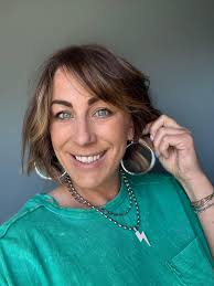 Y'all keep that same energy with them batteries as y'all did with them  beads tomorrow 😂😂😂