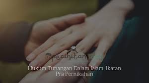 Nah, itulah tadi ucapan selamat bertunangan dalam bahasa inggris dan artinya yang bisa kita gunakan sebagai rasa turut bahagia serta mendoakan dan memberi restu bagi kedua pasangan agar mereka terus langgeng hingga pelaminan dan kehidupan berumah tangga nantinya. Tunangan Dalam Islam Hukum Tukar Cincin Tunangan Dalam Islam