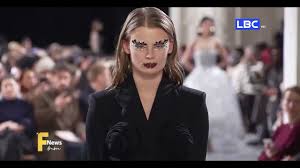 ‫Fashion News Arabia | أبرز عروض وفعاليات أسبوع الموضة Paris Fashion Week -  YouTube‬‎