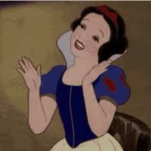 Blancanieves es un cuento original alemán de los hermanos grimm publicado en 1854, que habla de una princesa hija de una reina hermosa que deseaba tener una hija blanca como la nieve, con labios rojos como la. Blanca Gifs Tenor