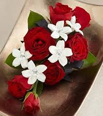 Perfect For A Winter Wedding The Ftd Poetry Corsage Is The Perfect Way To Complement The Wonderful Women I Order Wedding Flowers Prom Flowers Red Corsages