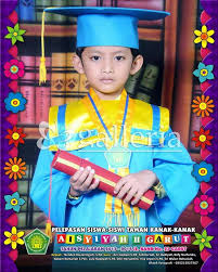Background wisuda tk hd 700x807 download hd wallpaper wallpapertip. Facebook