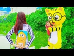 الحفار الجرار سيارة الإطفاء شاحنات القمامة و سيارات الشرطة ومجمو excavator toys 261 youtube pikachu character fictional characters