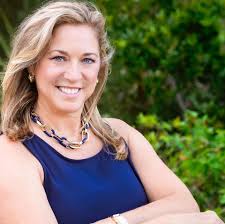 Denise Perugini's Instagram, Twitter & Facebook