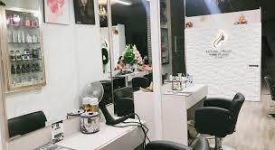 Le salon de beauté est un lieu apparu avec pokémon x et y sous le nom de détente et beauté. Book Online At Gowabi Le Salon De Beaute By Jenny