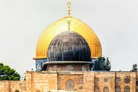 Is an islamic shrine located on temple mount in the old city of jerusalem. Al Aqsa Mosque The Dome Of The Rock Mosque Al Qudus Palestine Kudus Mekke Antik Tarih