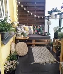 40 Fantastische Apartment Balkon Design Ideen Mit Perfekter Beleuchtung Home Decor Ideas In 2020 Wohnung Balkon Dekoration Balkon Dekor Kleines Balkon Dekor