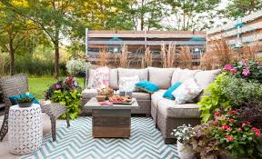 Most noteworthy, familiar interior living and dining room arrangements feel right at home in this backyard. 10 Excellent Outdoor Dining Ideas Houzz Uk