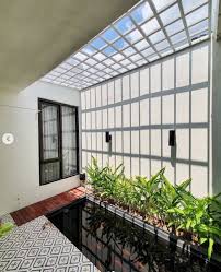 Kreasi taman rumah minimalis juga dapat kamu ciptakan dengan berbagai inspirasi keramik teras bermotif unik sebagai elemen visual tambahan yang tak kalah memukau. 17 Gambar Taman Minimalis Samping Rumah Terbaik 2021 Cocok Di Lahan Sempit Rumah123 Com