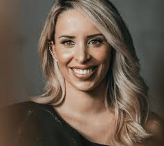 Helena coelho foi mãe este sábado, 10 de abril. Ja Nasceu Helena Coelho Esteve 24 Horas Em Trabalho De Parto Para O Nascimento Da Filha Nacional Flash