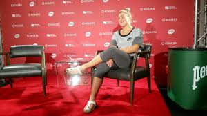 Wimbledon champion simona halep survives a match point before beating canadian teenager bianca andreescu in a pulsating wta finals clash. Bianca Andreescu Reflects On Meeting Her Idol Simona Halep At Rogers Cup Youtube