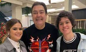 Born and raised in texas. Maisa Silva Encontra Faustao No Shopping E Posta Foto