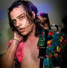 Hallway Girl (@hallwaygirl) • Facebook