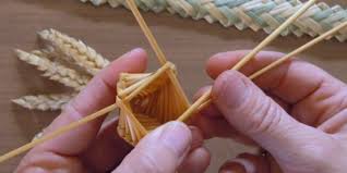 Dazu schneiden sie ein stück garn ab. Getreidedeko Deko Flechtgetreide Kaufen