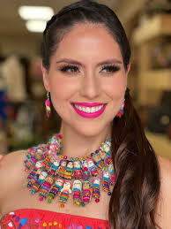 Collar de pensamiento rosa