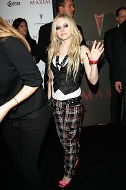 Punk princess of the 2000s: The Style Evolution Of Avril Lavigne Stylebistro