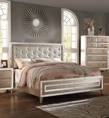This teenager bedroom with the combination of black and white in decorations and shiny silver for the bed frame and other furniture was inspired by glam rock that is popular in the 80's. Matte Gold Antique Silver Tufted Queen Bedroom Set 5pcs Voeville 21000q Acme Voeville 21000q Set 5