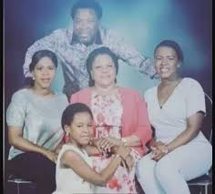 Evelyn joshua is an adorable wife of t.b joshua. 9roavhoom Gpdm