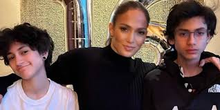 E! News on X: "Jennifer Lopez's Twins Max and Emme Make Rare Red Carpet  Appearance https://t.co/wWM4xPkmbA" / X