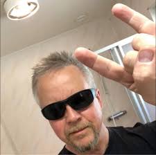 OK you 80's crowd!! .... RAINBOW BAR in LA .... Me Cozy and Jon Bon Boozey  ... (Curt) .... but who can identify the people in the background???