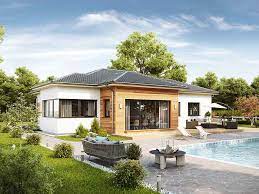 Schauen sie zu, wie eines unserer teams den rohbau eines massiven blockbohlenhauses in nur wenigen tagen aufbaut. Fertighaus Fertigteilhaus Vario Haus Bauen