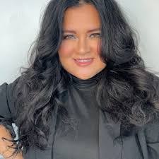 Iris Smith's Instagram, Twitter & Facebook