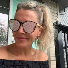 Rachelle Conway's Instagram, Twitter & Facebook