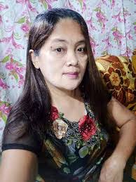 Carole Abell's Instagram, Twitter & Facebook