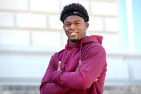 Il a fallu que je me recentre, que j'écoute les 40 morceaux que j'avais en stock et que j'essaie de trouver ce qui faisait sens ensemble. S Il M A Fallu Un Peu De Temps Pour Etre Appele En Equipe De Suisse Oui Et Non La Region