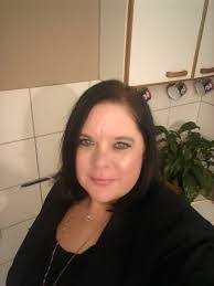 Terri Deleon's Instagram, Twitter & Facebook