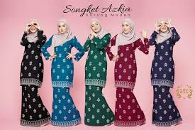 Gambar ini dapat kamu download bersama dengan kualitas hd secara gratis disini. Fesyen Baju Kurung Songket 2019