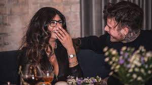 Mia khalifa song lyrics mia khalifa bra size mia khalifa age height weight body stats mia khalifa social profiles mia khalifa boyfriends husband affairs mia . robert sandberg sube video íntimo de mia khalifa desde su alcoba y alborota instagram. Mia Khalifa Engaged To Longtime Beau Robert Sandberg Couple Reveals Details Of Beautiful Proposal
