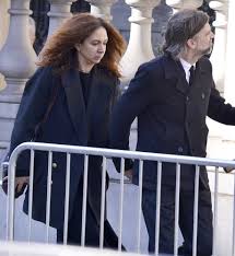 They live together as a couple in los angeles, ca. Maya Rudolph Picture 38 2012 Creative Arts Emmy Awards Arrivals