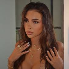 Gianna Jade (@giannnaj)