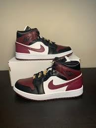 Jordan Nike Air 1 Mid Se Maroon Black Gold Pendant Cz4385 016 Women S Size 8 Footwear Turfs Indoor Sneakers Training