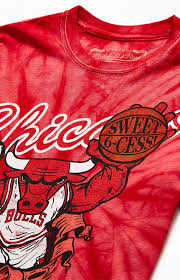 4.4 out of 5 stars 66. Mitchell Ness Tie Dyed Chicago Bulls Finals T Shirt Pacsun