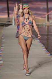 Well, now gigi has popped up somewhere else: Gigi Hadid Wurde Gesagt Sie Habe Keinen Runway Body