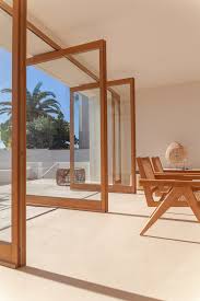 Une Maison De Reve En Corse Pour Des Vacances Les Pieds Dans L Eau En 2020 Ma Maison De Reve Interieur Style Mediterraneen Architecte