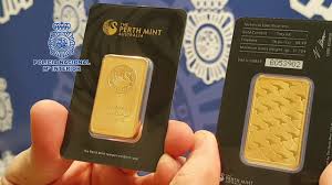 Detector billete falso luz uv sensor magnetico soles dolares. Vendia Lingotes De Oro Falsos Por Internet Youtube