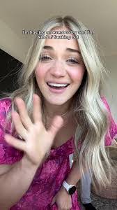 Abby Button's Instagram, Twitter & Facebook