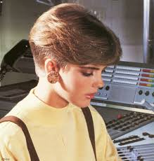 Vidal sassoon bob haircut vidal sassoon graduated bob 2016 2017 bob haircut tutorial. Short 1980s Ladies Haircut With A Clippered Nape