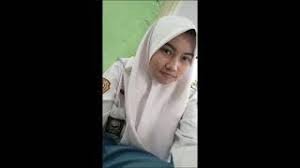 Berikut chord gitar dan lirik lagu di sini di batas kota ini yang dibawakan oleh vanny vabiola : Disini Dibatas Kota Ini Vanny Mp3 Video Mp4 3gp M Lagu123 Fun