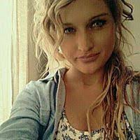 Elsa Kemp's Instagram, Twitter & Facebook