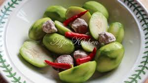 Kedondong merupakan tanaman buah berbentuk pohon yang hidup di derah tropik. Jeruk Kedondong Asam Boi Azie Kitchen
