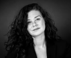 Crystal Ahrens's Instagram, Twitter & Facebook